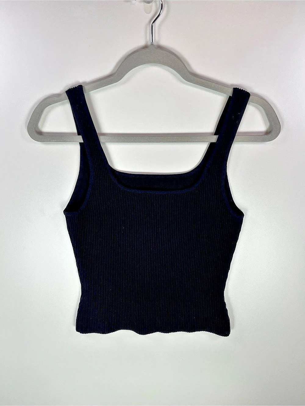 Aritzia Babaton Sculpt Knit Squareneck Cropped Tank Black Fitted Ribbed Top Sz M